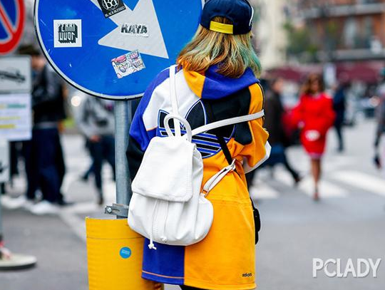 挑一款心水的雙肩包 趁著時光正好出去浪吧 挑一款心水的雙肩包 趁著時光正好出去浪吧