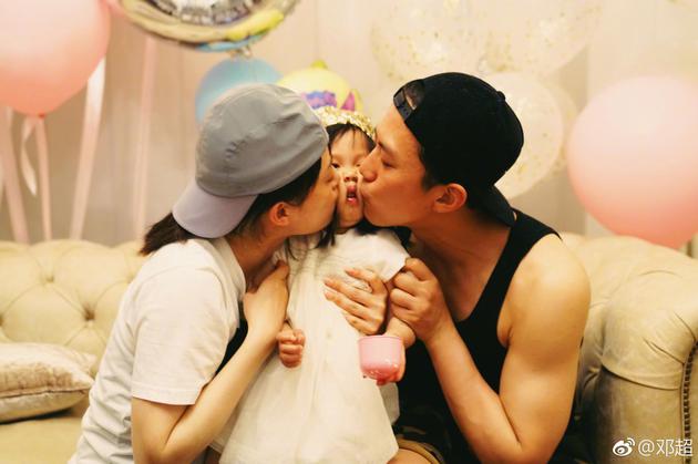 鄧超孫儷慶祝小花生日 鄧超孫儷慶祝小花生日