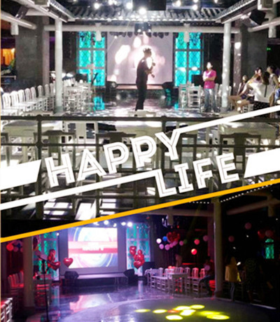 現(xiàn)場(chǎng)布置，好華美，好浪漫哦！