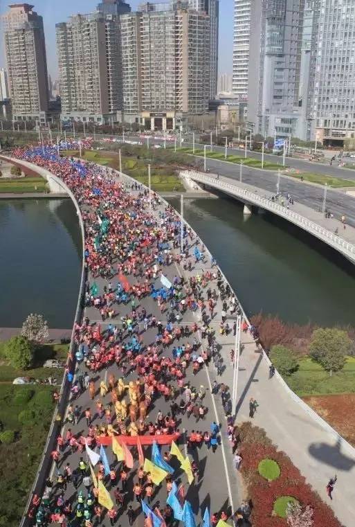 鳴槍開炮，奔跑吧，寶貝！