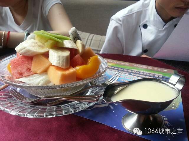 水果沙拉。真材實(shí)料。