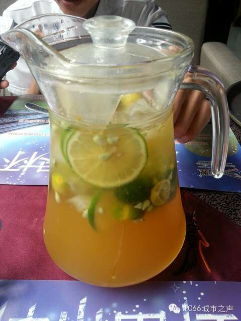 金桔青檸汁。唇齒留香！