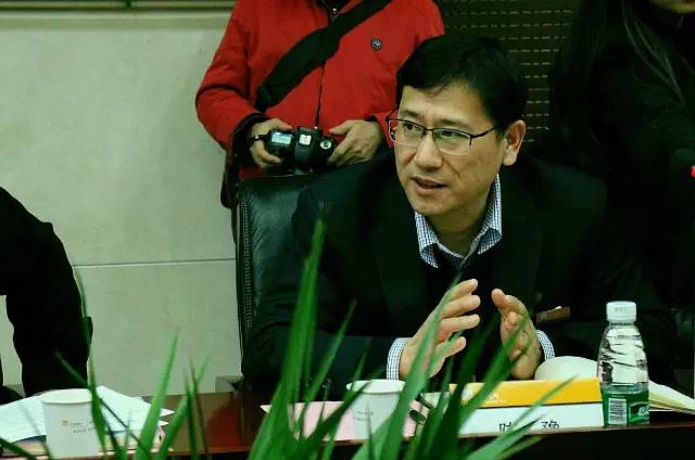 互動結(jié)束后華潤燃氣的陳豫總也對各位達人們提出的問題一一作出解答，可是讓大家伙兒們相當滿意呢！