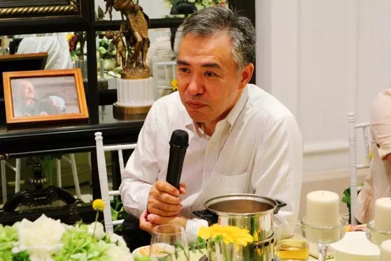 就藝術(shù)品投資收藏、人工智能、基因檢測等話題，劉東曉博士一一做了分析講解。