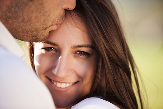 妻子漂亮，丈夫相貌平平