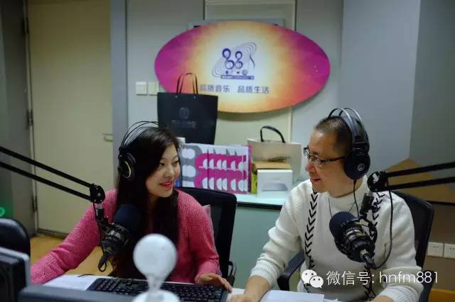 新聞先生凱文和新聞小姐李江也陪伴大家一同跨年！