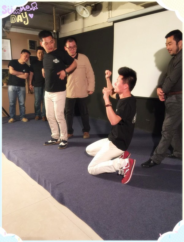 難度增加，連動(dòng)作都由觀眾設(shè)定~行軍打仗中，路飛是有多怕死？