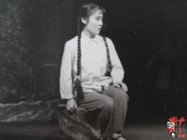 樊萍在《朝陽(yáng)溝》中飾銀環(huán) 樊萍在《朝陽(yáng)溝》中飾銀環(huán)