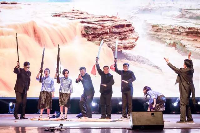 作為本場(chǎng)晚會(huì)的最后一個(gè)節(jié)目，《黃河大合唱》刷新你完全不一樣的體驗(yàn)。