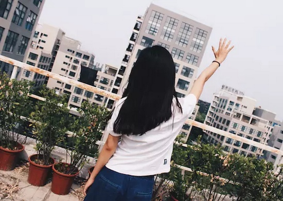 你問我要去向何方，我指向天空的方向。