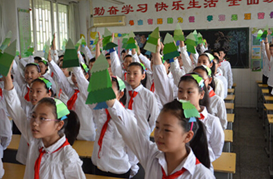 演唱《白樺林好地方》 演唱《白樺林好地方》