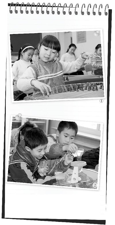 　圖1：鐵路五小古箏社團(tuán)的孩子們正在演奏《高山流水》，圖2：科學(xué)課上，孩子們正在探索水的秘密。