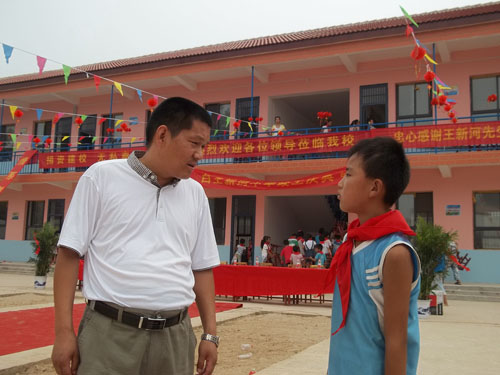 封丘一農(nóng)民捐資230萬建村小學(xué) 封丘一農(nóng)民捐資230萬建村小學(xué)