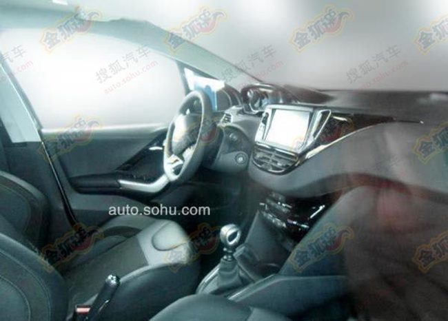 標(biāo)致208 標(biāo)致208