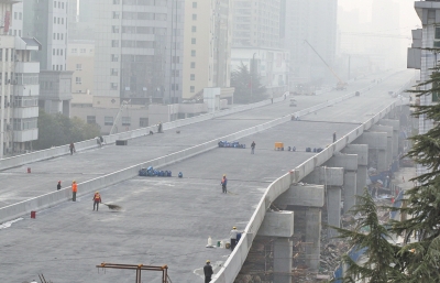 正在施工的隴海路高架 正在施工的隴海路高架