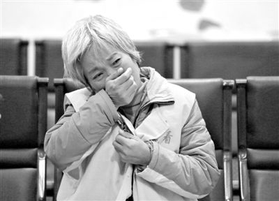 11月20日，河南省鹿邑縣法院，武文英涉嫌故意殺人被審。