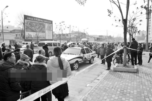 現(xiàn)場被拉起警戒線 網(wǎng)絡(luò)截圖 現(xiàn)場被拉起警戒線 網(wǎng)絡(luò)截圖