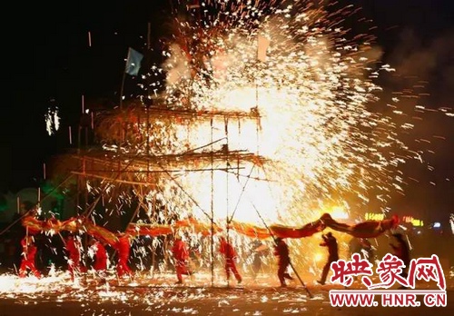 確山鐵花將登上萬眾矚目的春晚舞臺！