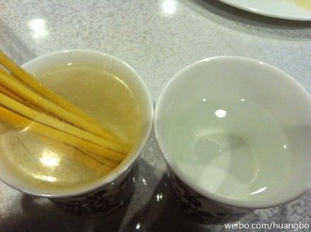 圖片來自黃渤、河北李虎微博