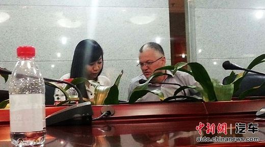 車主提供在維權(quán)過程中接觸德國技術(shù)人員的照片。