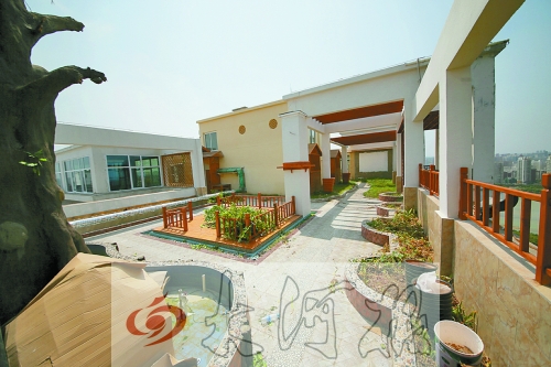 “空中花園”的假樹、水車、小橋都已經(jīng)被拆除