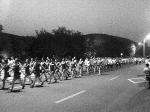 廣場舞大媽“轉行”，徐州每晚萬人暴走