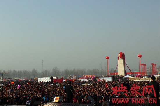 寶豐馬街書會獲世界紀錄認證 民間藝人相聚“斗藝” 寶豐馬街書會獲世界紀錄認證 民間藝人相聚“斗藝”