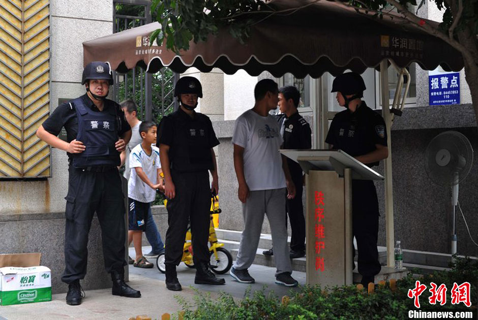 7月31日，成都成華區(qū)二十四城小區(qū)發(fā)生警匪槍戰(zhàn)。