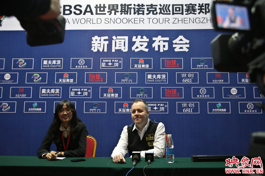 賽后希金斯參加新聞發(fā)布會(huì)，接受映象網(wǎng)記者提問(wèn)