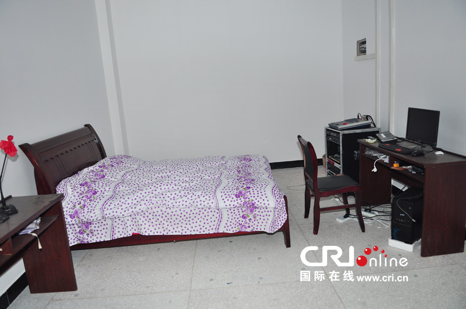 2013年10月21日，長沙云蓋村欠債千萬新建的豪華村部樓。