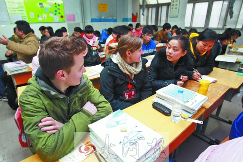 新開(kāi)學(xué)季到來(lái) 鄭州各校變著花樣“開(kāi)好頭” 新開(kāi)學(xué)季到來(lái) 鄭州各校變著花樣“開(kāi)好頭”