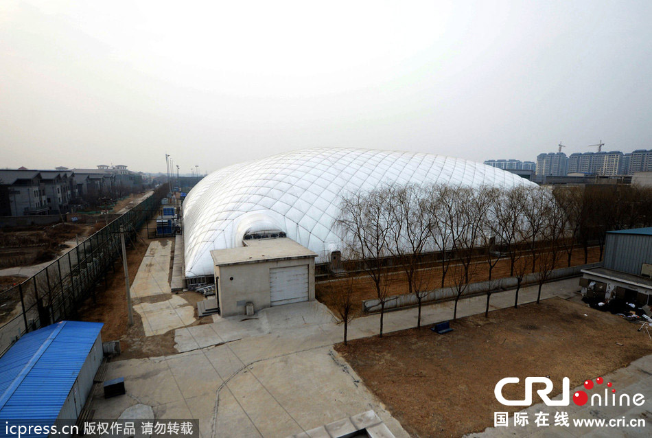 北京一國際學(xué)校耗資5百萬美元建“防霾帳篷” 北京一國際學(xué)校耗資5百萬美元建“防霾帳篷”