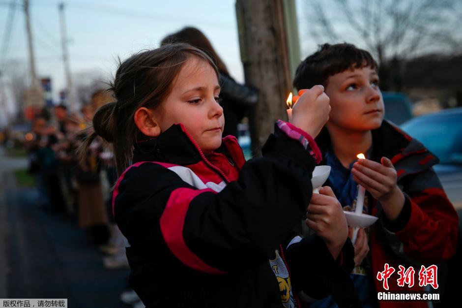 美國16歲中學生刀刺約20名學生 FBI介入調(diào)查