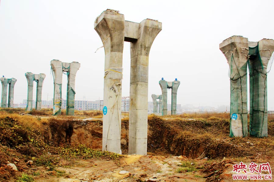 相關(guān)負(fù)責(zé)人也對(duì)外表示，投資15個(gè)億的項(xiàng)目，實(shí)際到賬的只有6000多萬(wàn)元，所以工程被迫停下。