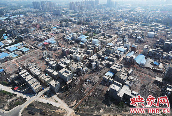 震驚！航拍鄭州城中村拆遷 宛如“地震災區(qū)”