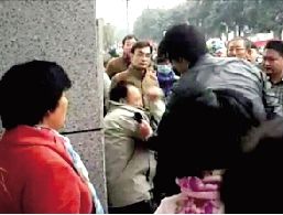 純屬誤會，人家不是人販子