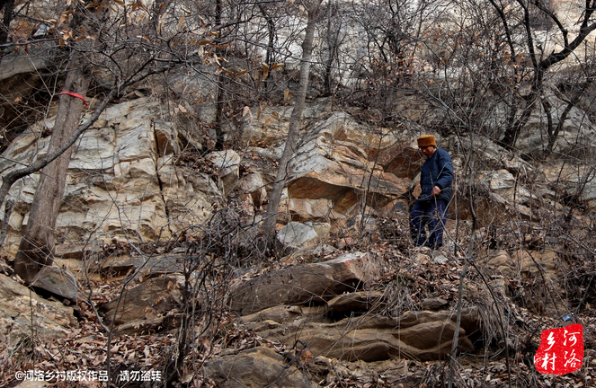 出家人打架，少見;出家人打架還用嘴咬，更是稀罕。嵩山后山一處人跡罕至的半山腰，就住著這樣一位奇葩的出家道士。