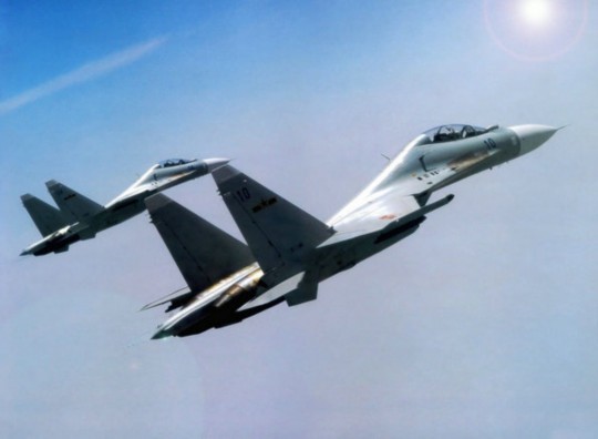 資料圖：解放軍蘇-30戰(zhàn)機(jī)。