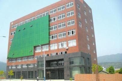 主體已完工的社區(qū)服務(wù)中心。 主體已完工的社區(qū)服務(wù)中心。