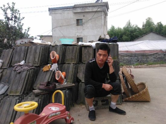 張輝忙于電話找工作，表示將自食其力。