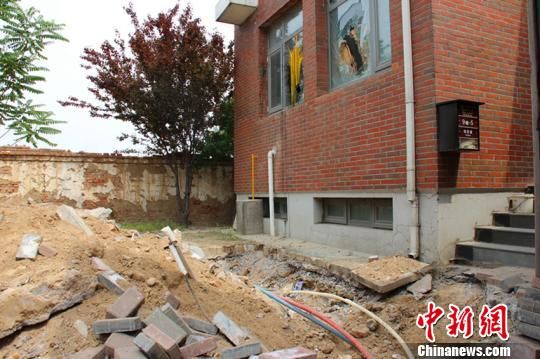 河北聽(tīng)證會(huì)代表遭連續(xù)報(bào)復(fù)已不敢回家居住(圖) 河北聽(tīng)證會(huì)代表遭連續(xù)報(bào)復(fù)已不敢回家居住(圖)