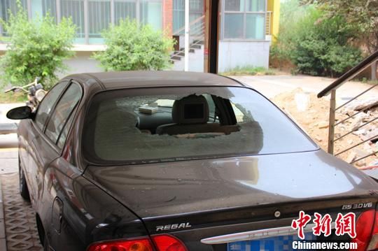 河北聽(tīng)證會(huì)代表遭連續(xù)報(bào)復(fù)已不敢回家居住(圖) 河北聽(tīng)證會(huì)代表遭連續(xù)報(bào)復(fù)已不敢回家居住(圖)