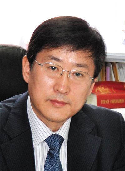 韓大元 中國人民大學(xué)法學(xué)院院長 韓大元 中國人民大學(xué)法學(xué)院院長