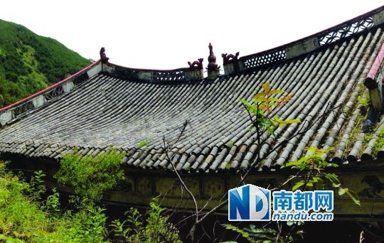 　照光寺在致歉微博中稱，該寺位于蒼山之上，年久失修，且沒有防火通道。