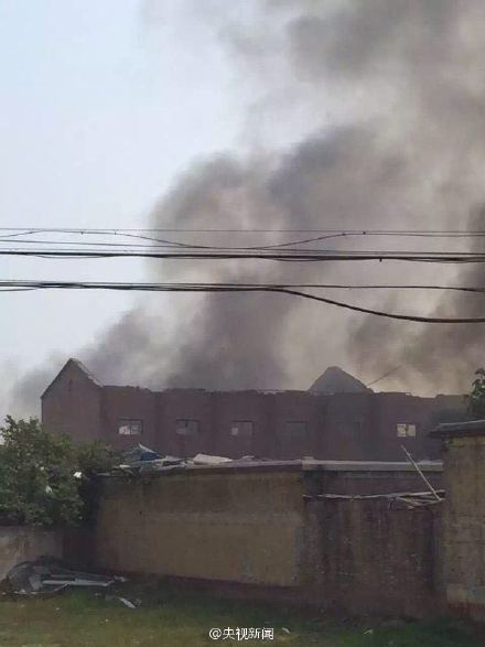 河北煙花爆竹非法窩藏點(diǎn)爆炸 已致15人死2人重傷 河北煙花爆竹非法窩藏點(diǎn)爆炸 已致15人死2人重傷