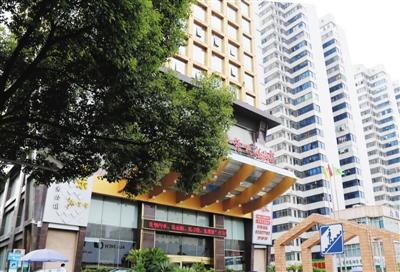 衡陽官員趙安民與之保持聯(lián)系，并邀約女子在這家酒店房間見面。