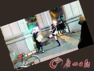 “保時(shí)捷女孩”踢腿救人。