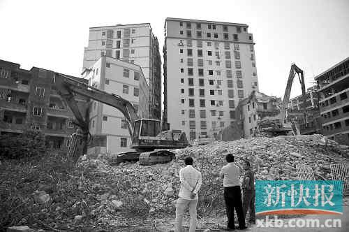 在無數次專項行動和強拆風暴的背后，是衍生出的各色潛規(guī)則。