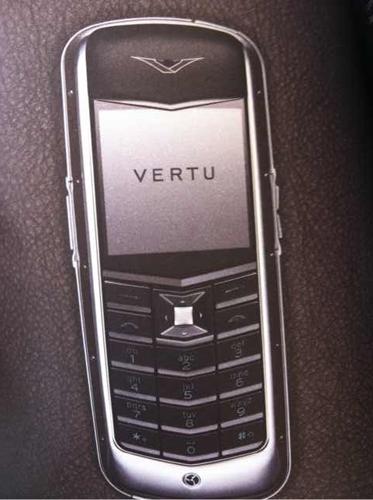 (葉先生的手機(jī)目前已經(jīng)送去維修，圖冊(cè)中的手機(jī)是和葉先生同款的。圖/瀟湘晨報(bào)滾動(dòng)新聞?dòng)浾?文乃斐)