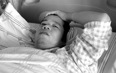 一籌莫展的羅智?！赌戏蕉际袌?bào)》供圖